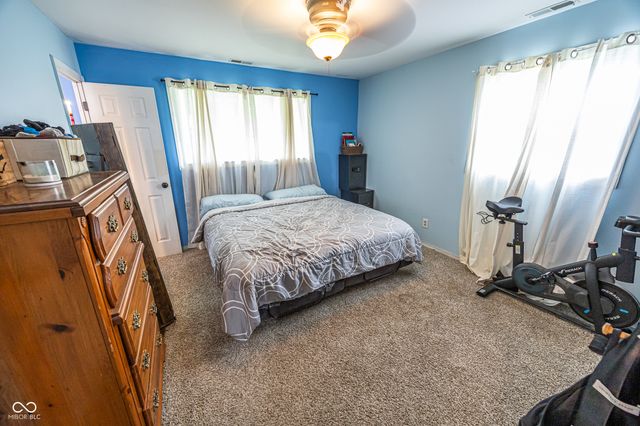913 Sweetbriar Avenue, Whiteland, IN 46184