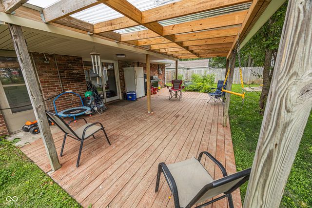 913 Sweetbriar Avenue, Whiteland, IN 46184