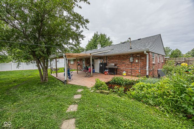 913 Sweetbriar Avenue, Whiteland, IN 46184