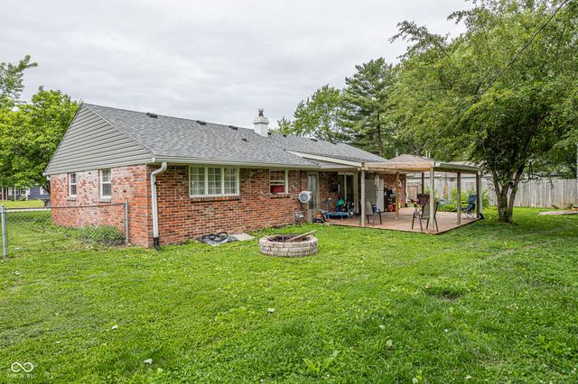913 Sweetbriar Avenue, Whiteland, IN 46184