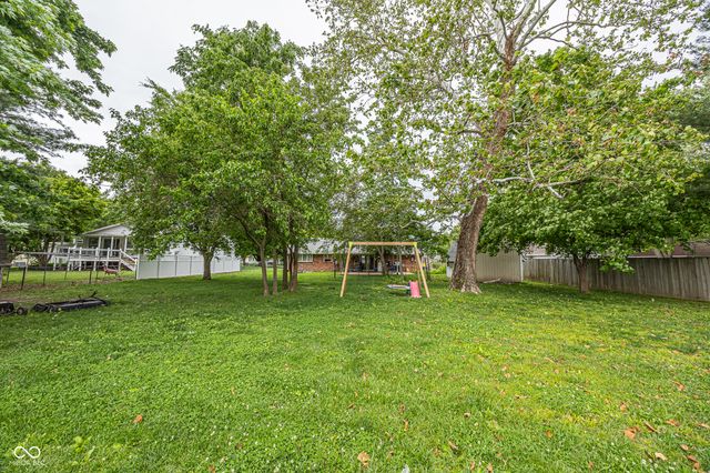 913 Sweetbriar Avenue, Whiteland, IN 46184