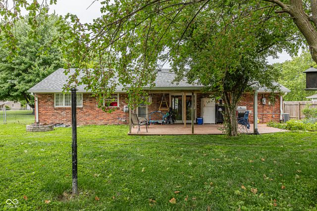 913 Sweetbriar Avenue, Whiteland, IN 46184
