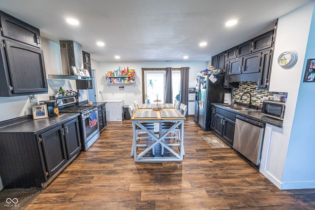 913 Sweetbriar Avenue, Whiteland, IN 46184