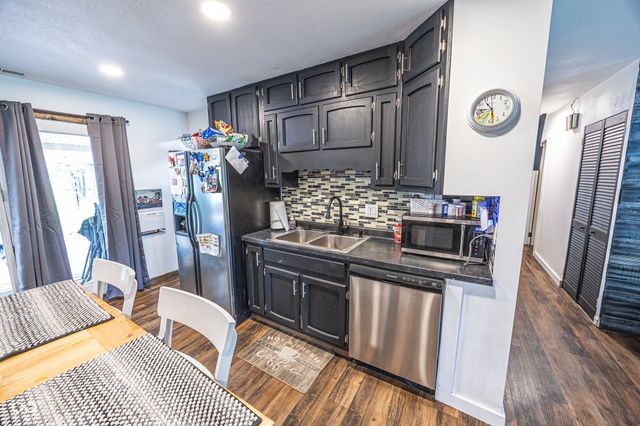 913 Sweetbriar Avenue, Whiteland, IN 46184