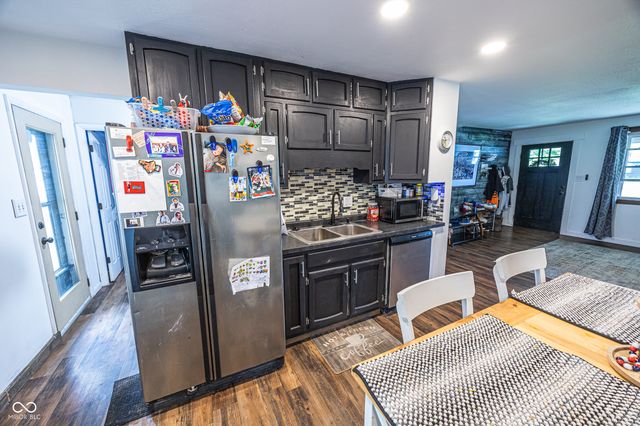 913 Sweetbriar Avenue, Whiteland, IN 46184
