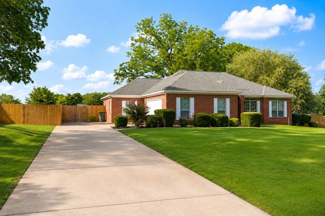 107 Leland Ct, Dothan, AL 36303