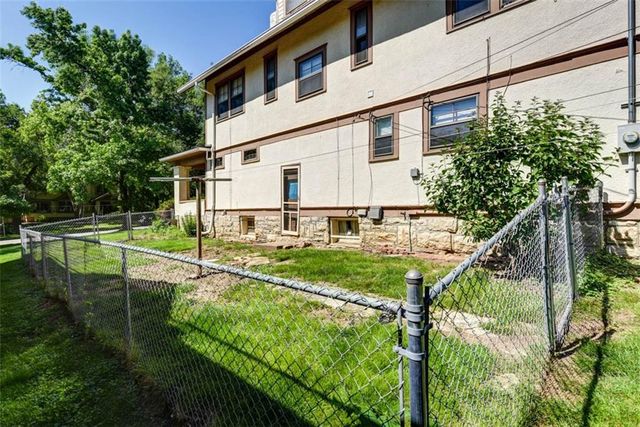 44 W 58th Terrace, Kansas City, MO 64113