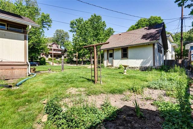 44 W 58th Terrace, Kansas City, MO 64113