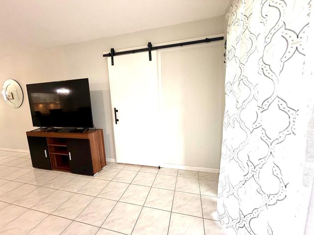 232 Lake Meryl Drive, West Palm Beach, FL 33411