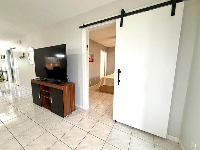 232 Lake Meryl Drive, West Palm Beach, FL 33411