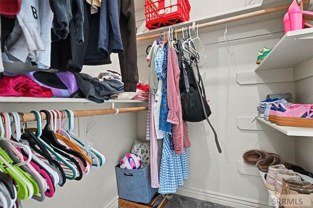 160 E Woodhaven Lane, Idaho Falls, ID 83404