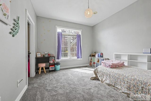 160 E Woodhaven Lane, Idaho Falls, ID 83404