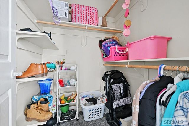 160 E Woodhaven Lane, Idaho Falls, ID 83404