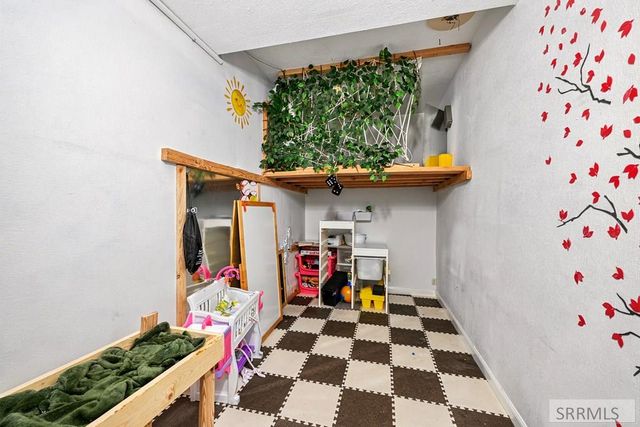 160 E Woodhaven Lane, Idaho Falls, ID 83404