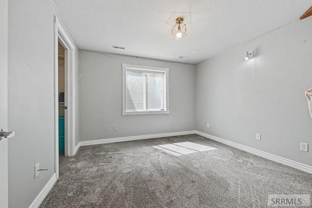 160 E Woodhaven Lane, Idaho Falls, ID 83404