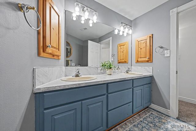 160 E Woodhaven Lane, Idaho Falls, ID 83404