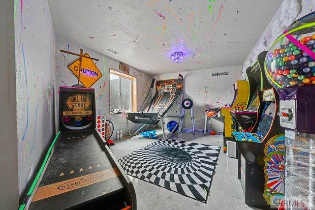 160 E Woodhaven Lane, Idaho Falls, ID 83404