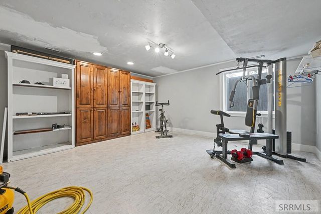 160 E Woodhaven Lane, Idaho Falls, ID 83404