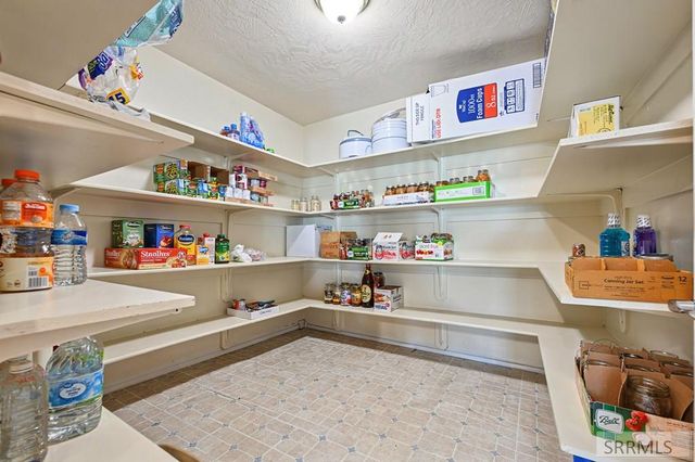 160 E Woodhaven Lane, Idaho Falls, ID 83404