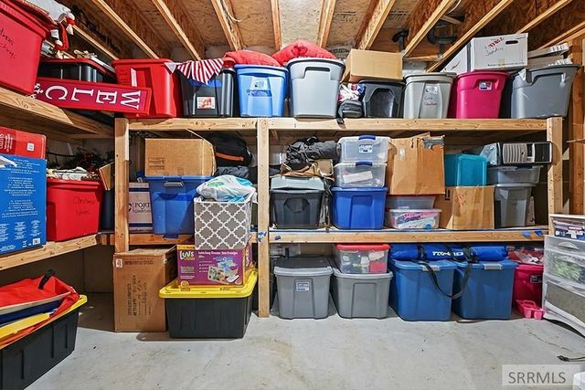 160 E Woodhaven Lane, Idaho Falls, ID 83404