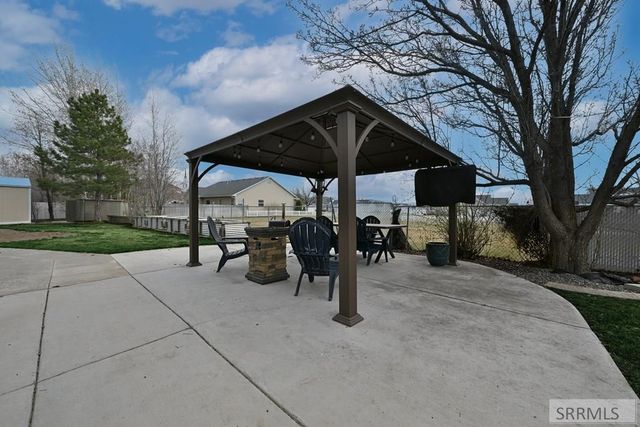 160 E Woodhaven Lane, Idaho Falls, ID 83404