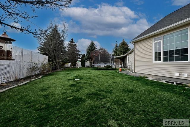 160 E Woodhaven Lane, Idaho Falls, ID 83404