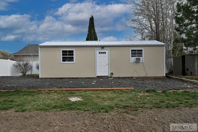 160 E Woodhaven Lane, Idaho Falls, ID 83404