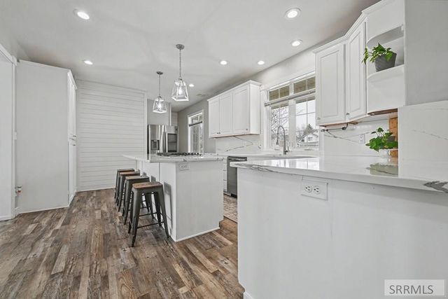 160 E Woodhaven Lane, Idaho Falls, ID 83404