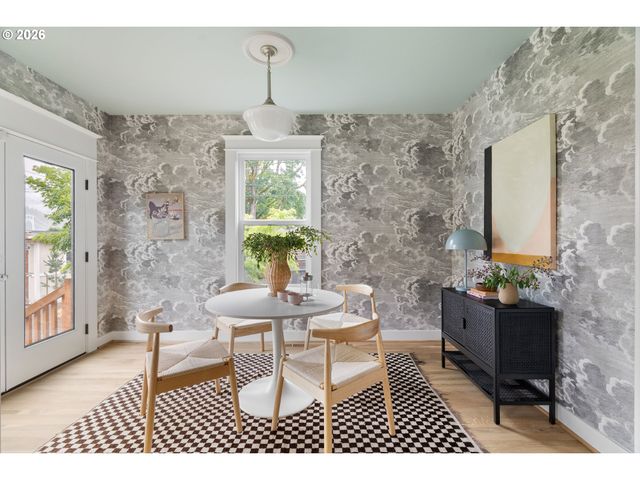 7034 N JOHN Ave, Portland, OR 97203