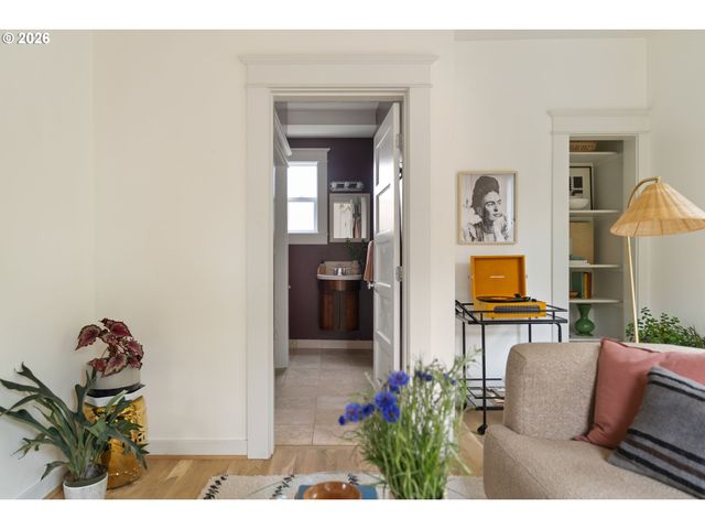 7034 N JOHN Ave, Portland, OR 97203