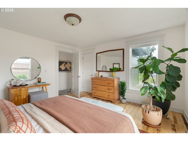 7034 N JOHN Ave, Portland, OR 97203