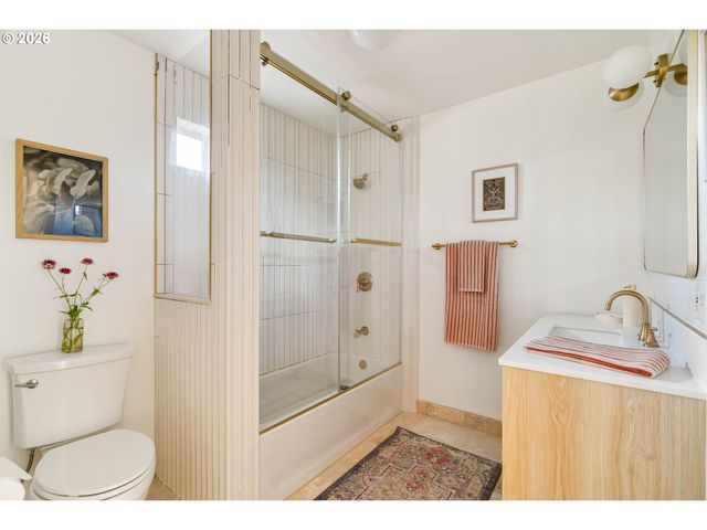 7034 N JOHN Ave, Portland, OR 97203