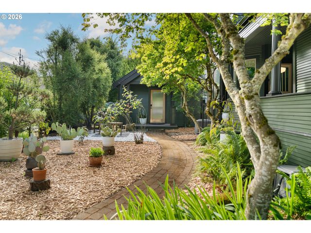 7034 N JOHN Ave, Portland, OR 97203