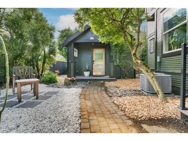 7034 N JOHN Ave, Portland, OR 97203