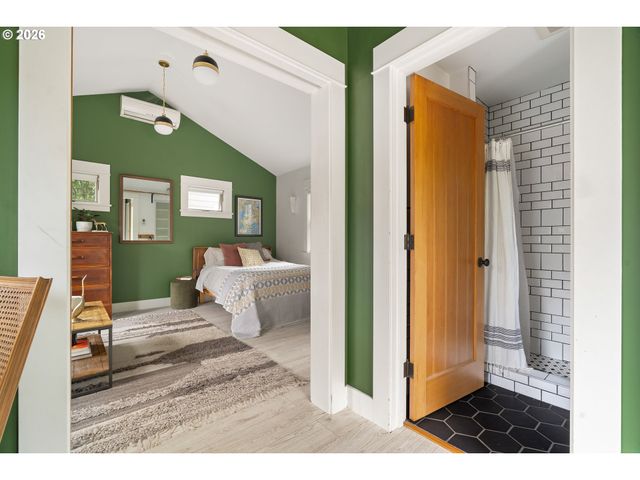 7034 N JOHN Ave, Portland, OR 97203