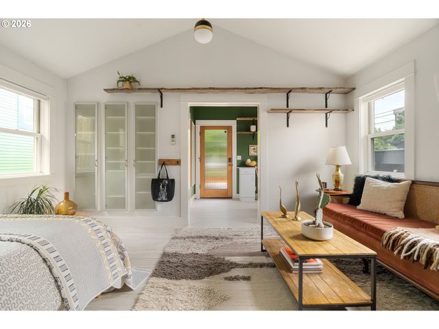 7034 N JOHN Ave, Portland, OR 97203