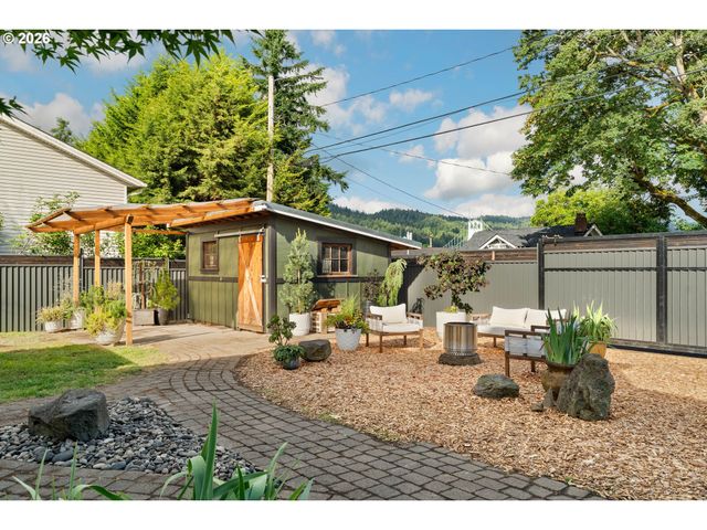 7034 N JOHN Ave, Portland, OR 97203