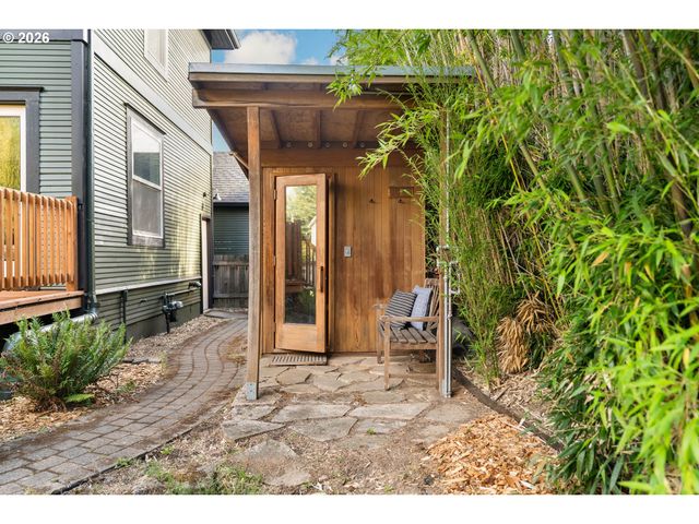 7034 N JOHN Ave, Portland, OR 97203