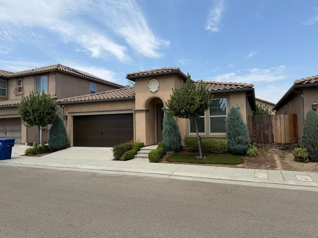 1820 E Bella Senterio Avenue, Fresno, CA 93730