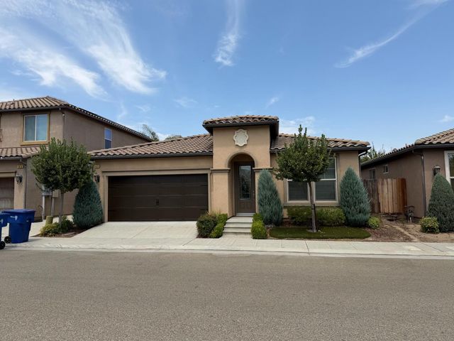 1820 E Bella Senterio Avenue, Fresno, CA 93730