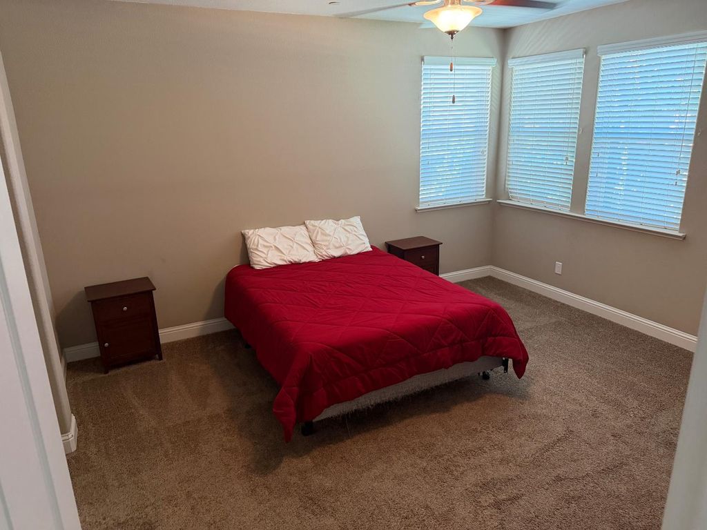 Image 20 of property listing at 1820 E Bella Senterio Avenue, Fresno, CA 93730