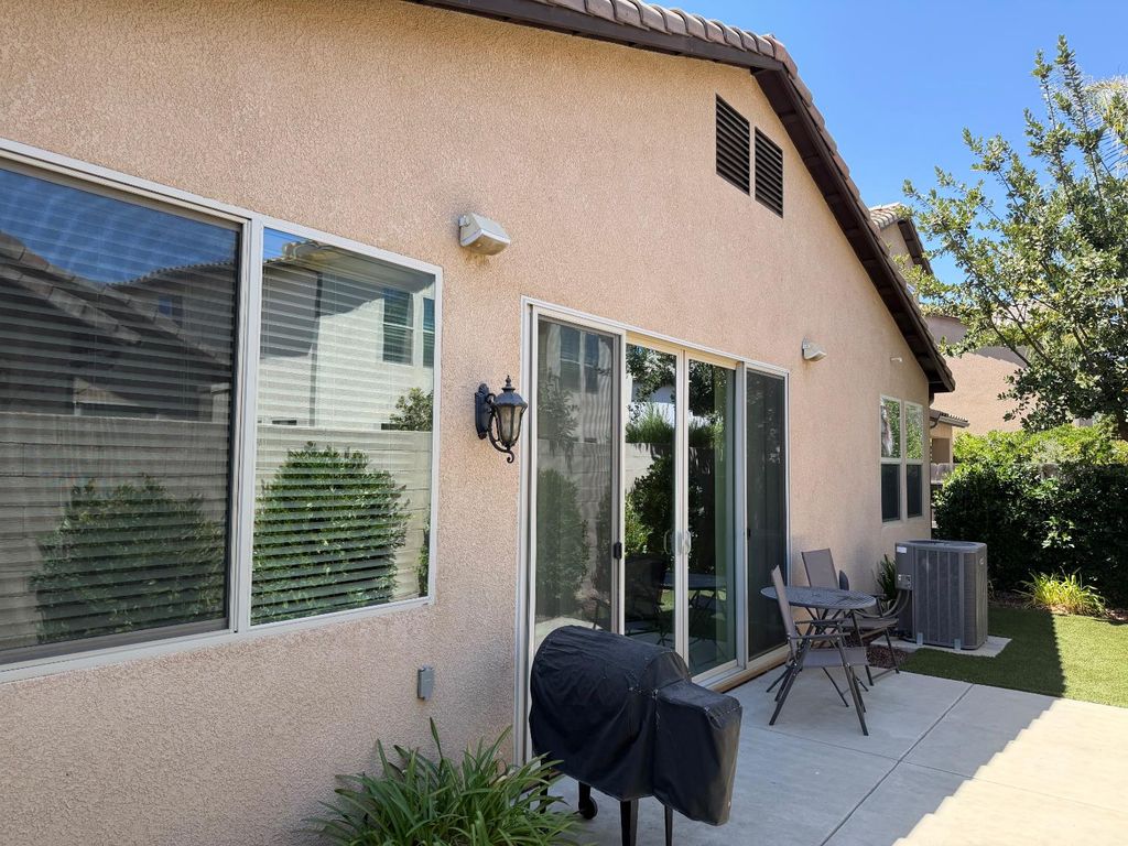 Image 22 of property listing at 1820 E Bella Senterio Avenue, Fresno, CA 93730