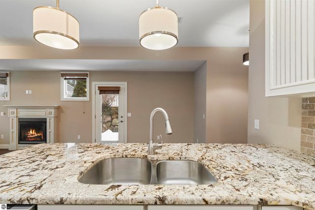 10617 Waterford Rd Unit A 10-A, Traverse City, MI 49684