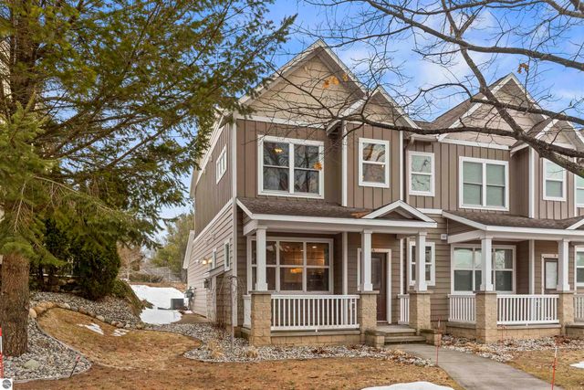 10617 Waterford Rd Unit A 10-A, Traverse City, MI 49684