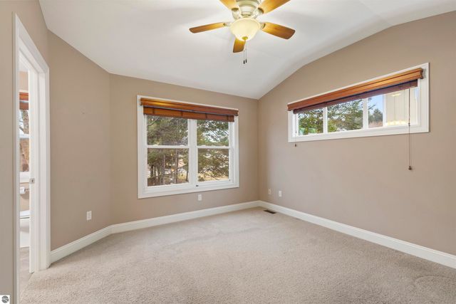 10617 Waterford Rd Unit A 10-A, Traverse City, MI 49684