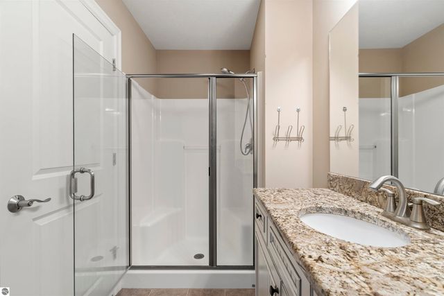 10617 Waterford Rd Unit A 10-A, Traverse City, MI 49684