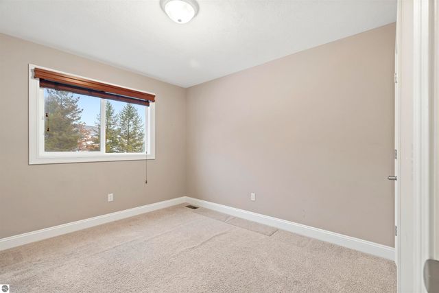 10617 Waterford Rd Unit A 10-A, Traverse City, MI 49684