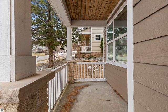 10617 Waterford Rd Unit A 10-A, Traverse City, MI 49684