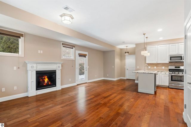 10617 Waterford Rd Unit A 10-A, Traverse City, MI 49684