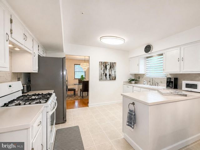 245 TOLL DR, Southampton, PA 18966